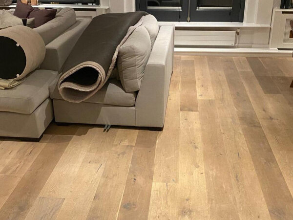 eiken vleor in de woonkamer kosten