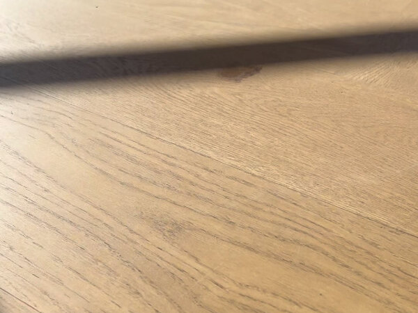 vers gelakte vloer na het schuren